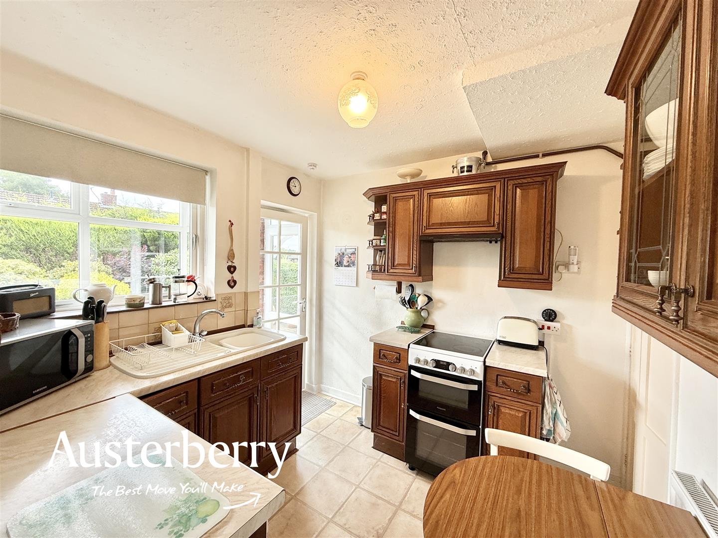 3 bed property in Westonview Avenue, Stoke-On-Trent